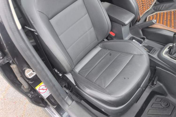 Used Volkswagen Lavida 2013 Restyled Classic 1.6L Manual Comfort Edition Right Front Seat