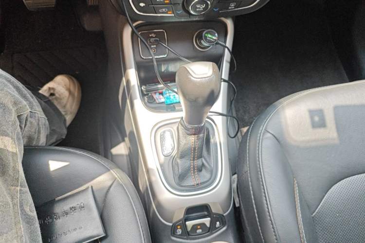 Used Jeep Compass 2017 200T Automatic Enjoyment Version Gear Lever