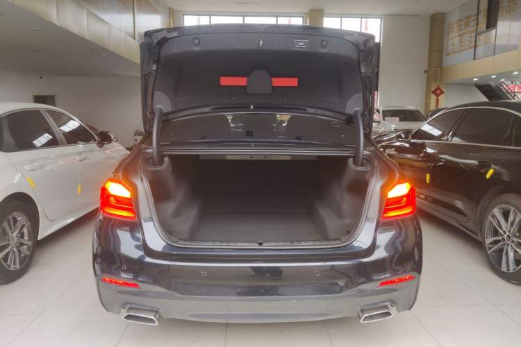 Used BMW 5 Series 2019 530Li Leading Model M Sport Package Trunk