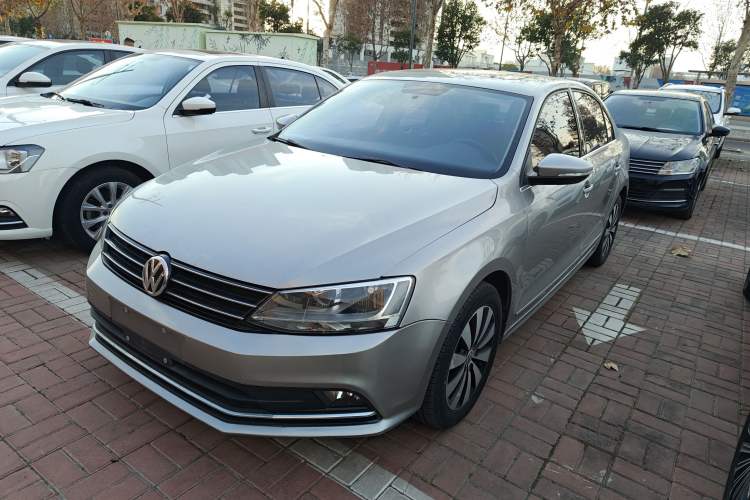 Used Volkswagen Sagitar 2017 230TSI Automatic Comfort Version