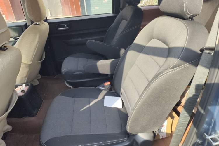 Used Wuling Hongguang PLUS 2019 1.5T Manual Comfort Version 7 Seats