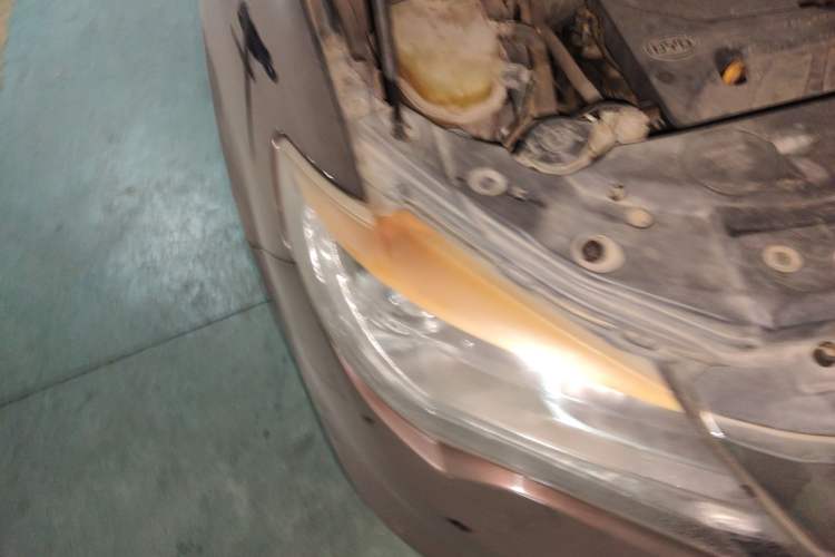 Used BYD S7 2016 2.0T Automatic Prestige Plus Right Front Headlight