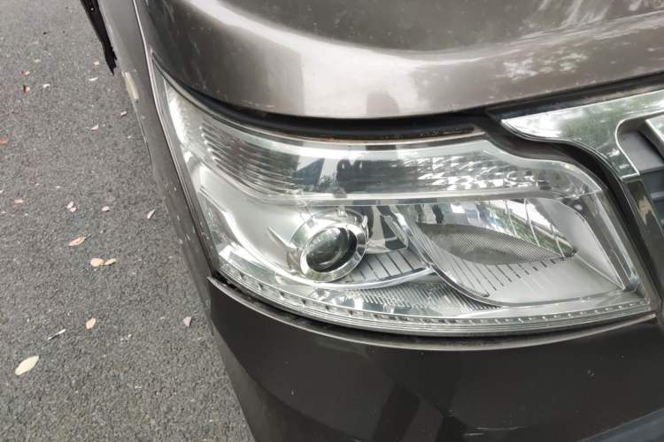 Used CHANGAN KAICHENG Ruixing M80 2014 1.5L Standard Version 4G15S Right Front Headlight