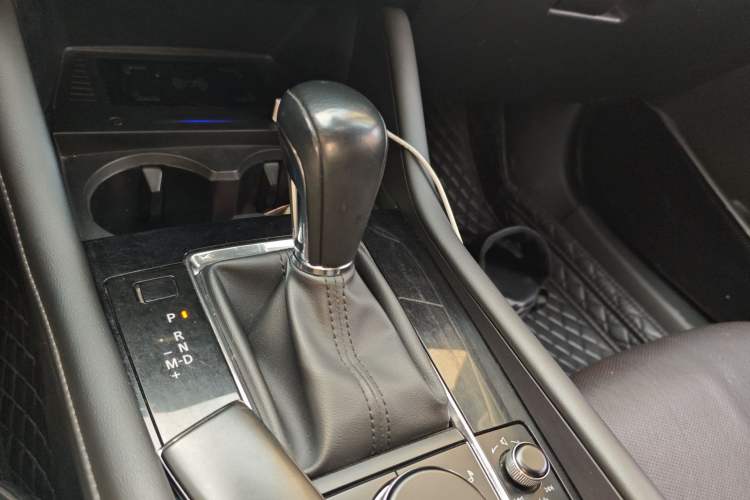 Used Mazda 3 Axela 2020 2.0L Automatic Zhiya Edition Gear Lever