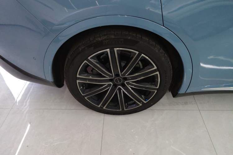 Used Hima Luxeed R7 2024 All-Electric 667 km Max