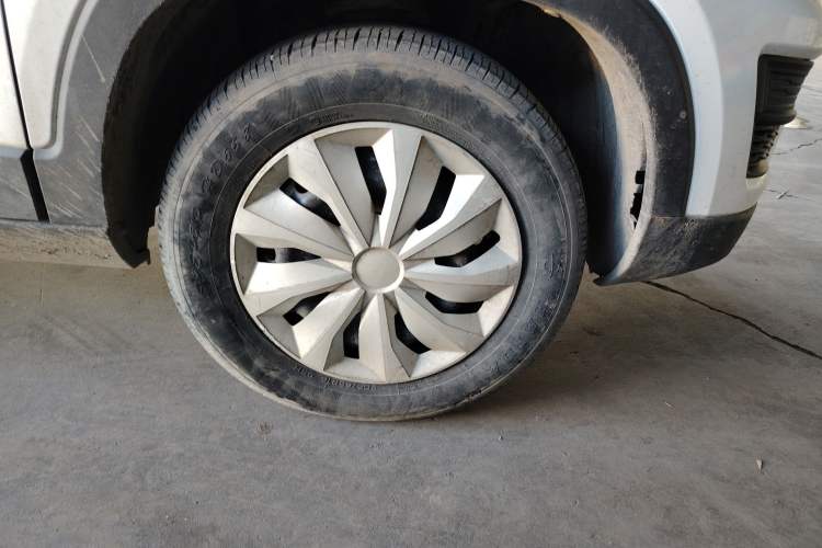 Used CHANGAN OSHAN X70A 2020 1.5L Manual Base Version Right Front Wheel Hub