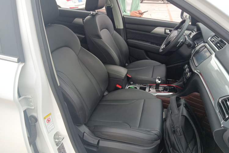 Used Haval H2 2018 Chuanxiang Edition Blue Badge 1.5T Dual-Clutch Two-Wheel Drive Fashionable Model