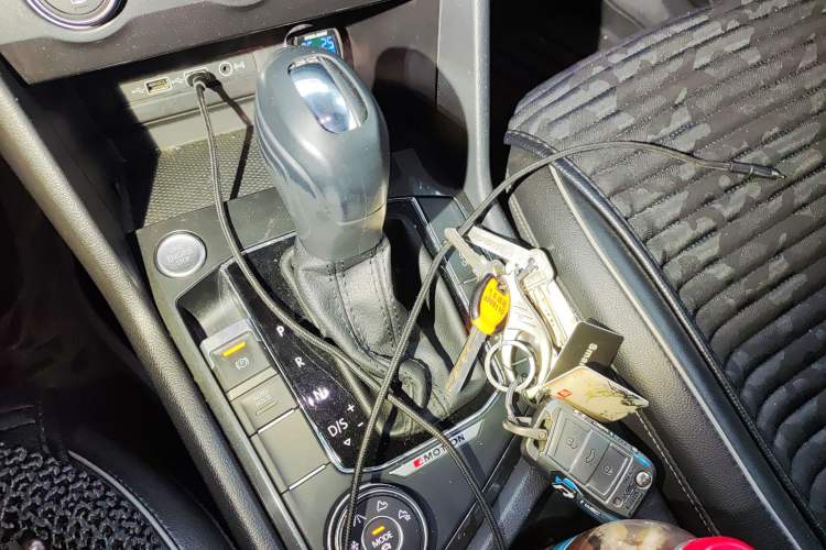 Used Volkswagen Tiguan 2018 380TSI Four-Wheel Drive R-Line Gear Lever