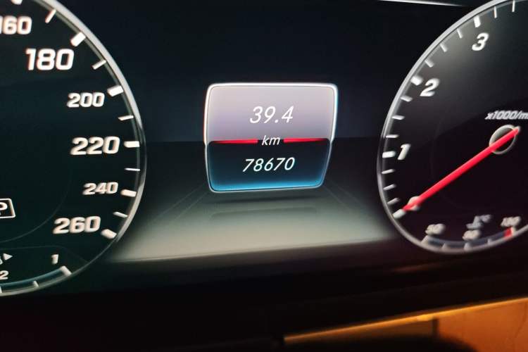 Used Mercedes-Benz E-Class 2016 E 300 L Stylish Model
