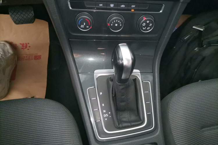 Used Volkswagen Golf 2019 1.6L Automatic Comfort Model China V Standard
