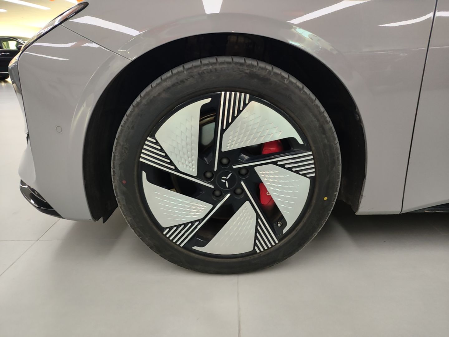Hongqi EH7 2025 640 All-Wheel Drive Smart Selection Edition — снимка 10