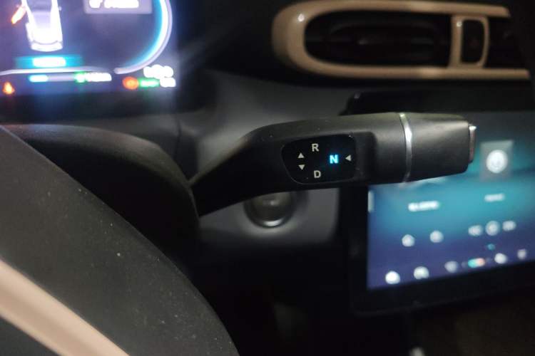 Used Leapmotor T03 2021 400 Comfort Edition Gear Lever