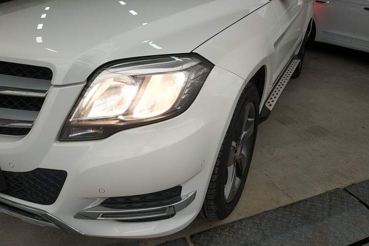 Used Mercedes-Benz GLK-Class 2013 GLK 300 4MATIC Dynamic Sunroof Model