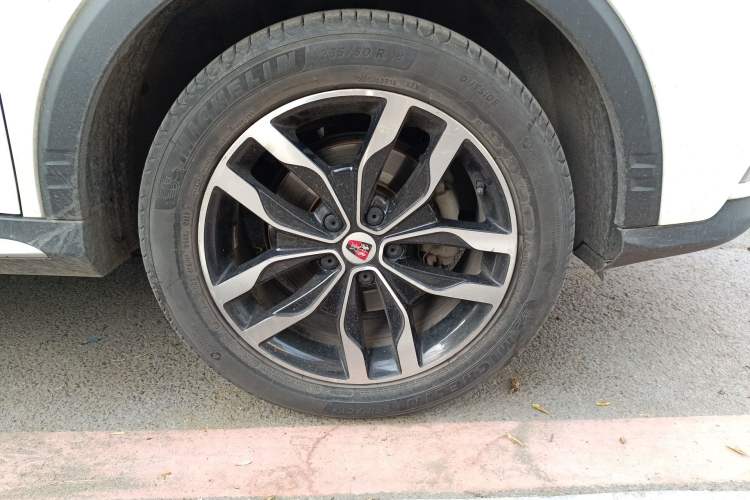 Used Roewe RX5 2016 20T Two-Wheel Drive Automatic Internet Smart Edition Right Front Wheel Hub