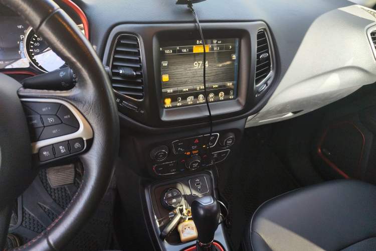 Used Jeep Compass 2017 200TS Automatic High-Performance All-Wheel Drive Edition Audio And AC Panel