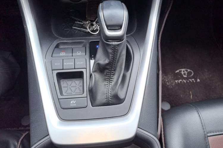 Used Toyota Wildlander 2022 Dual-Engine 2.5L E-CVT Two-Wheel Drive Luxury PLUS Edition
