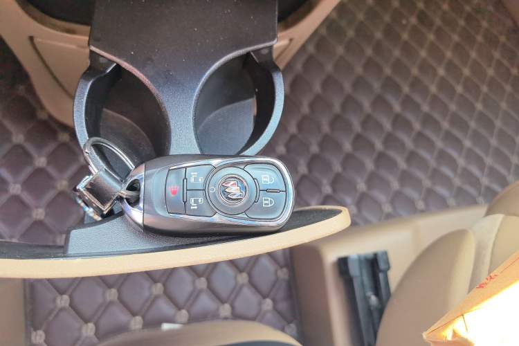 Used Buick GL8 2021 ES Land Cruiser 653T Luxury Edition
