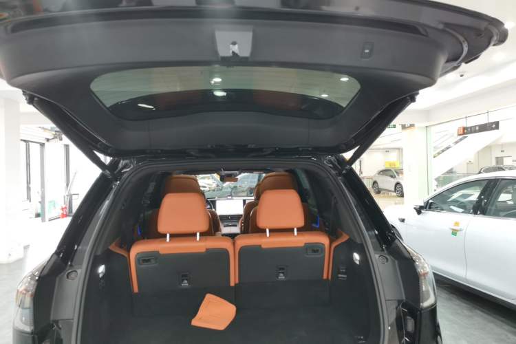 Used Hima AITO M9 2024 Range-Extended Ultra Version 42 kWh 6-Seater Model Trunk