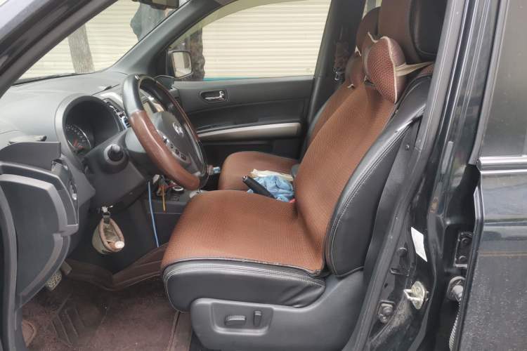 Used Dongfeng Fengdu MX6 2015 2.0L CVT 4x4 Dream Edition Left Front Seat