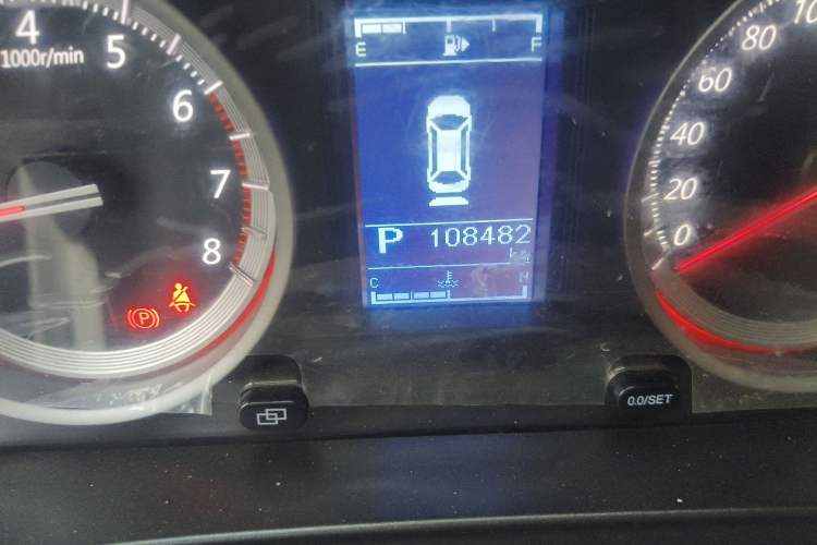 Used FORTHING Joyear X6 2017 Jingxiang Series 1.5T CVT Luxury Model Odometer Close Up