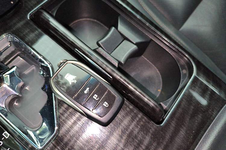 Used Toyota Crown 2015 2.0T Fashion Edition
