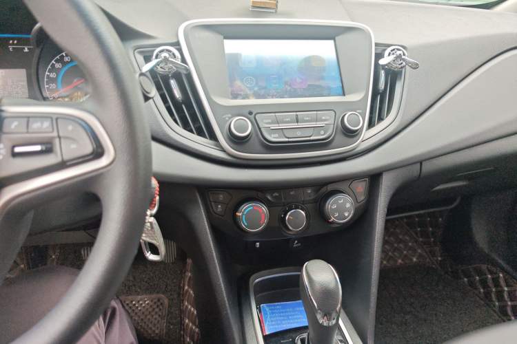 Used Chevrolet Cavalier 2019 320 Automatic Xinyue Edition Audio And AC Panel