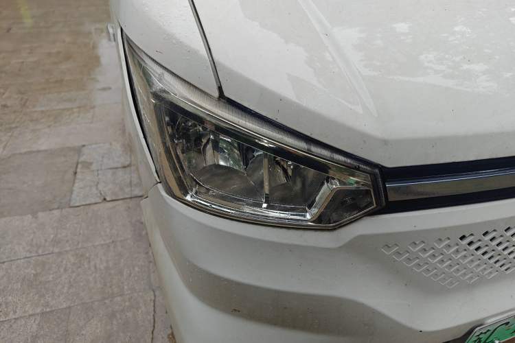 Used Dongfeng Yufeng EM26 2023 Standard Edition 41.472 kWh Henan Lithium Power
