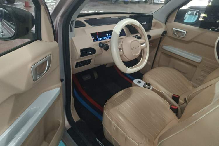 Used Geely Galaxy Panda 2024 Panda Mini 200km Endurance Bear Driver Seat