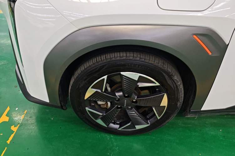 Used AION Y 2021 70 Intelligent Dynamic Edition Left Front Wheel Hub