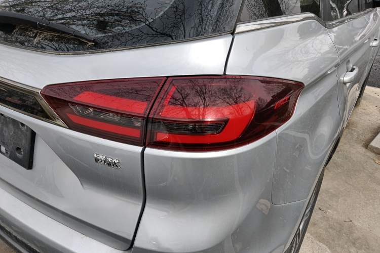 Used Geely Auto Emgrand X7 Sport 2020 1.8TD DCT Two-Wheel Drive Smart Connect 4G-Enabled Version