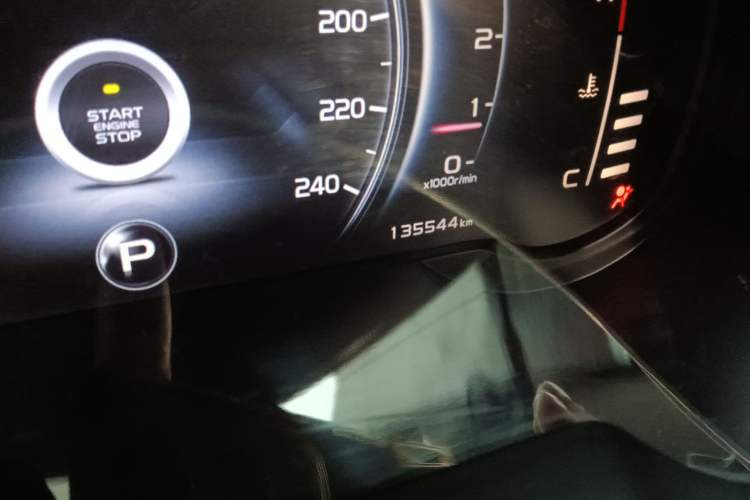 Used Geely Auto Emgrand X7 Sport 2018 1.8TD Automatic Two-Wheel Drive ZhiZun Model with 4G Connectivity Odometer Close Up