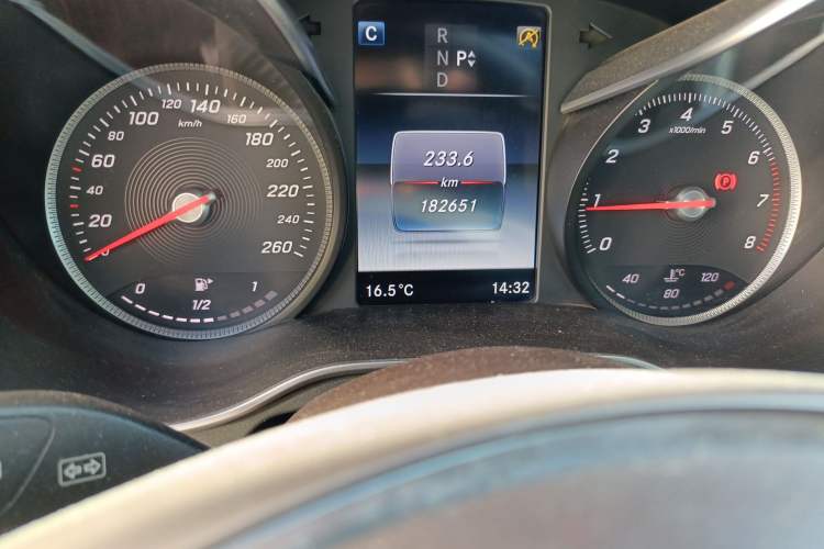 Used Mercedes-Benz GLC 2016 GLC 260 4MATIC Luxury Model