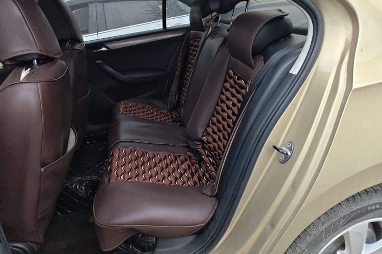 Used Volkswagen Santana 2013 1.6L Manual Comfort Edition Left Rear Seat