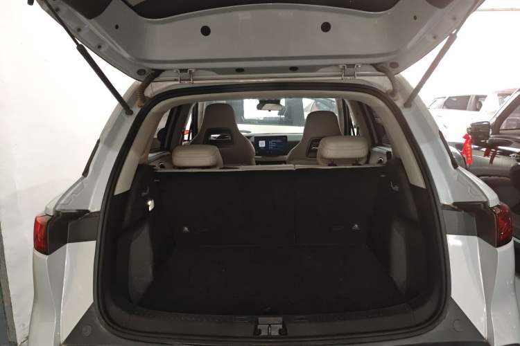 Used BYD Yuan UP 2024 401KM Leading Edition Trunk