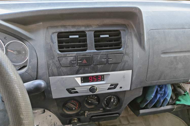 Used Dongfeng Xiaokang K07S 2016 1.0L Practical Version DK10 Audio And AC Panel