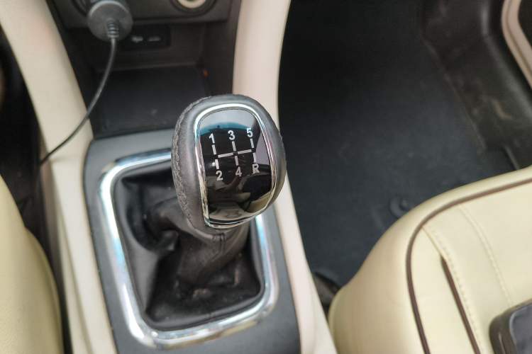 Used Chery Arrizo M7 2015 1.8L Manual WideJoy Edition 232 Seats Gear Lever