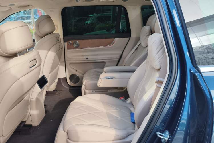 Used Hima AITO M9 2025 Extended-Range Ultra Version 52 kWh 6-Seater Left Rear Seat