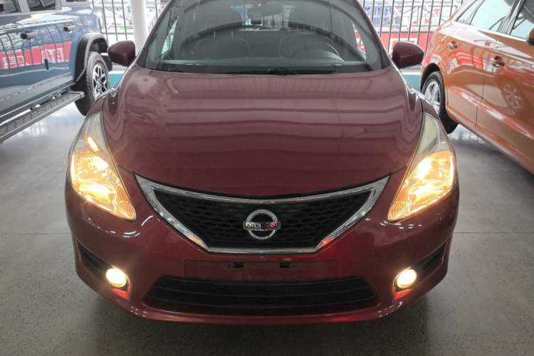 Used Nissan Tiida 2013 1.6L CVT Cool Cafe Edition