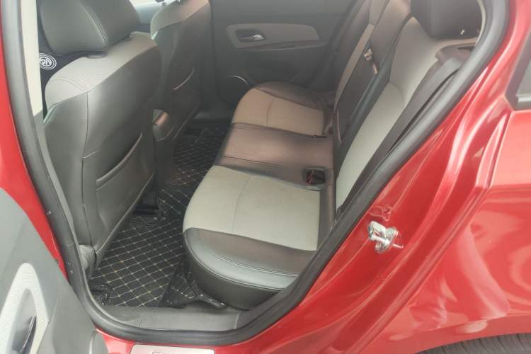 Used Chevrolet Cruze 2013 1.8L SE AT Left Rear Seat