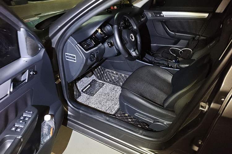 Used Volkswagen Bora 2013 1.6L Automatic Comfort Model Driver Seat