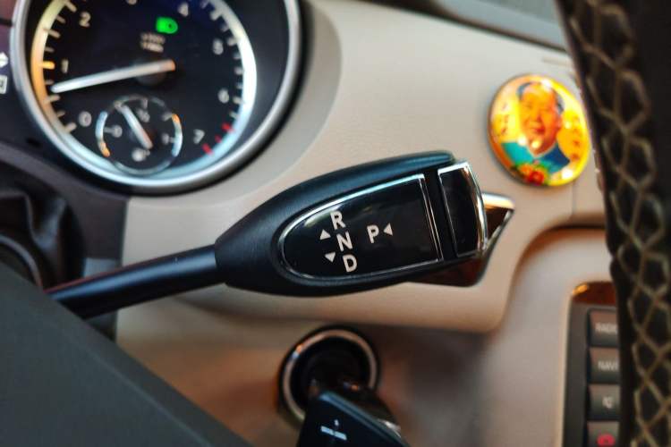 Used Mercedes-Benz R-Class 2011 R 300 L Luxury Model Gear Lever