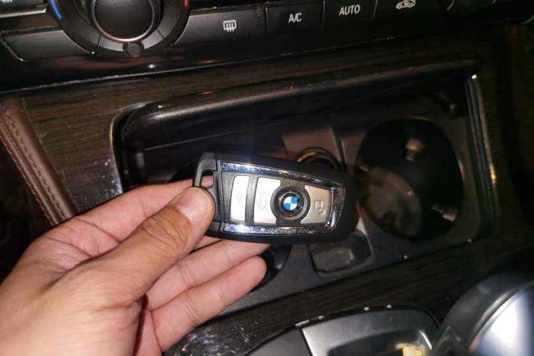 Used BMW 5 Series 2014 525Li Luxury Design Package
