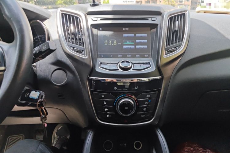 Used CHANGAN CS75 2014 2.0L Manual Luxury Version China IV Standard
