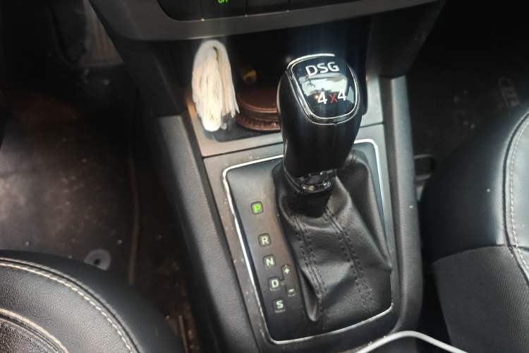 Used Skoda Yeti 2017 TSI300 DSG Luxury Edition Gear Lever