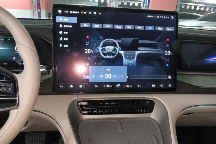 Used Denza N7 2023 with Ultra-Long Range Audio And AC Panel