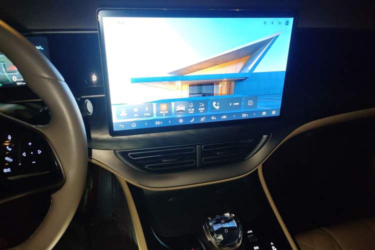 Used Denza D9 2022 DM-i 1040 Prestige Model
