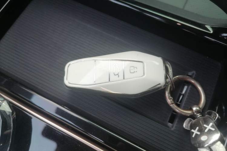 Used iCAR 03 2024 501km Four-wheel Drive Long-Range Advanced Version
