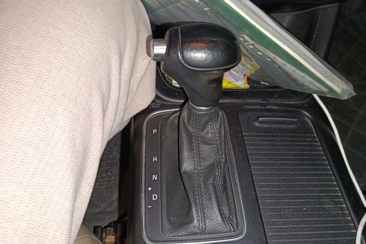 Used Kia Sorento 2013 2.4L 5-seat Gasoline Luxury Edition Gear Lever