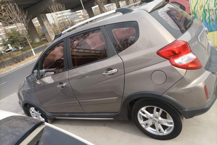 Used Changan CX20 2014 1.4L Manual Sunroof Navigation Version – China IV Standard