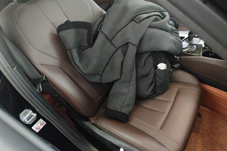 Used BMW 5 Series 2019 525Li M Sport Package Right Front Seat